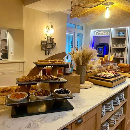 מרטל Logis Hotels - Hotel Restaurant Domaine Les Falaises מראה חיצוני תמונה