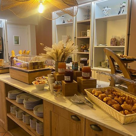 מרטל Logis Hotels - Hotel Restaurant Domaine Les Falaises מראה חיצוני תמונה